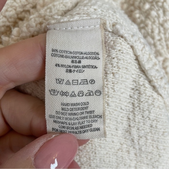 Free People Ivory/Cream Bouclé V Neck Crop Top High Low Hem Boxy Fit Size S - Picture 13 of 14